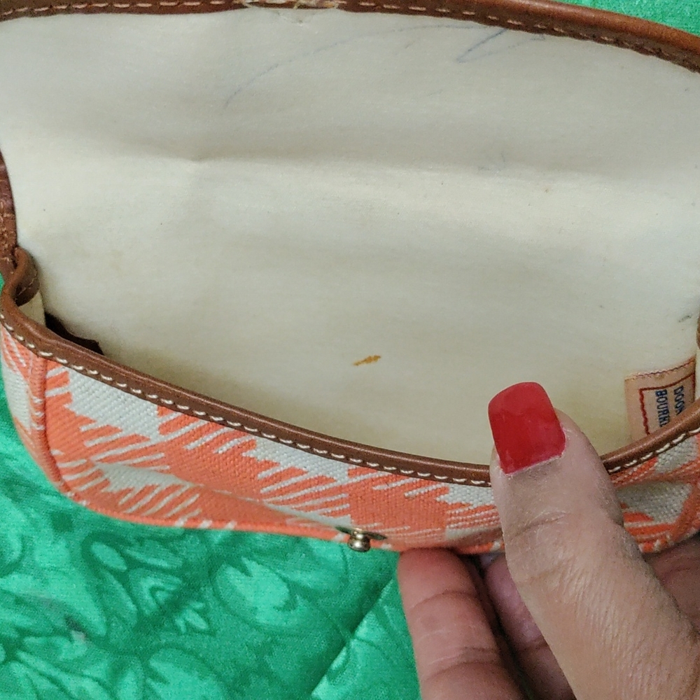 Dooney & Bourke - Picture 5 of 6